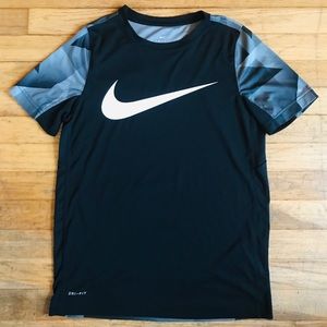 Nike// Boys Dry Fit T-Shirt